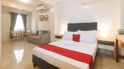 RedDoorz @ Delorian Residences Hotels in Makati
