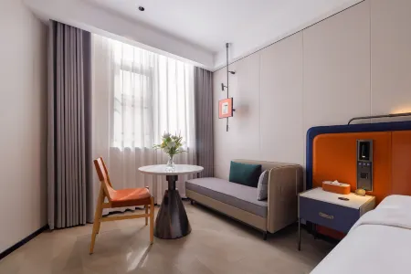 H·Mufeng Grand Hotel (Yuzhou Government Branch) Отели рядом с достопримечательностью «Yuzhou Forest Botanical Garden»