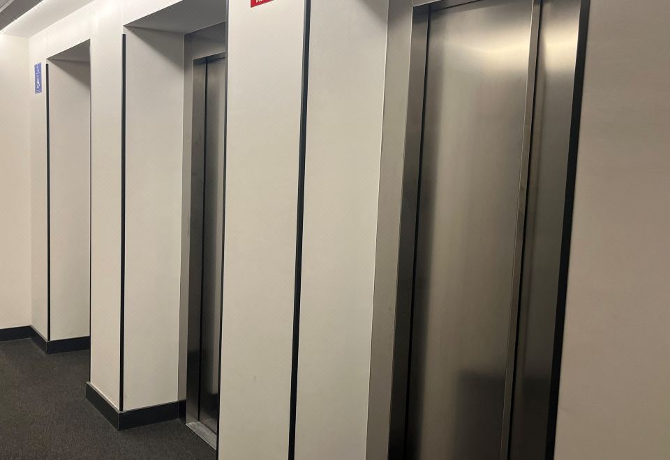 Four Points Flex 로비