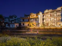 Floral Hotel · Yun Chu Xi Yin Hotel (Huangling Scenic Area Ropeway Shop) Hotels near Jiangwan