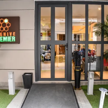 Beehive Premier Отели рядом с достопримечательностью «Grand Friday Mosque»