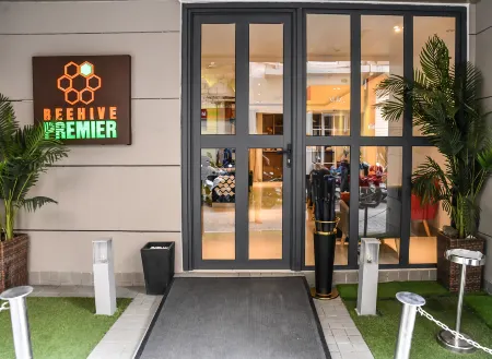 Beehive Premier Отели в г. Эмбуду