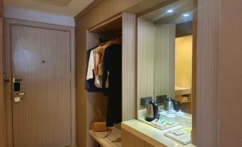 Vienna Hotel (Shenzhen Shiyan Shilong Community)