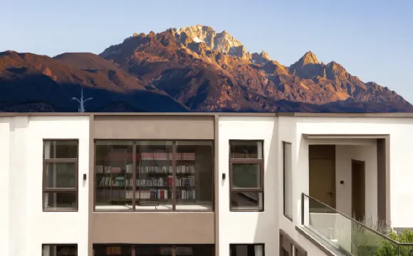 雲禾醒月·Library雪山觀景美宿（束河古鎮店）