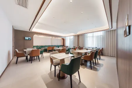 Starway Hotel (Chengde Weichang)