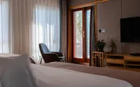 Liu Minyue Garden Designer Vacation Accommodation (Dali Ancient City Branch) - balcony