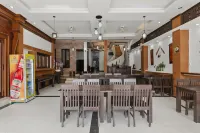Central Hotel Vang Vieng - Breakfast