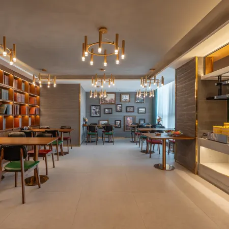James Joyce Coffetel Hotel (Dingzhou Municipal Government Times Square)
