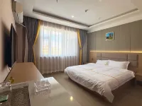 Wangkelong Business Hotel - parking
