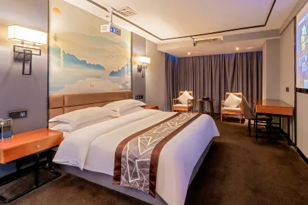 Yicheng Zhilu Hotel (Luohe Stadium) Отели рядом с достопримечательностью «Huanghe Square»