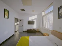 Lanfeng Hotel (Shanhaiguan Gucheng Railway Station)