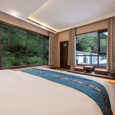 Taohua Shanju High-end Homestay