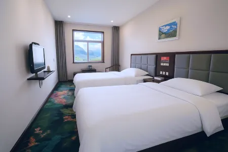 zi you ya ding hotel Отели рядом с достопримечательностью «Xiannairi»