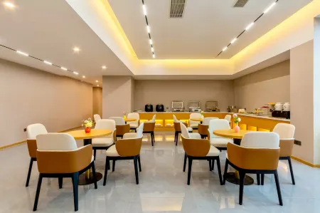 Yanting Jiaji Hotel (Fuhong Shuijing Licheng)