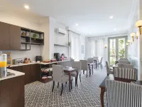 Artotel Casa Hangtuah Hotels near Bundaran Senayan