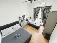 Next to Paradigm Mall Escape JB,3BR, Up to 10 Person,