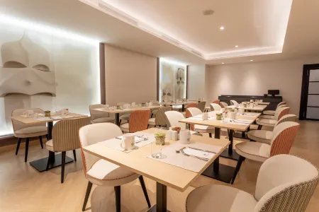 Eurostars Cristal Palace Отели рядом с достопримечательностью «Рамблы (Пешеходные улицы)»