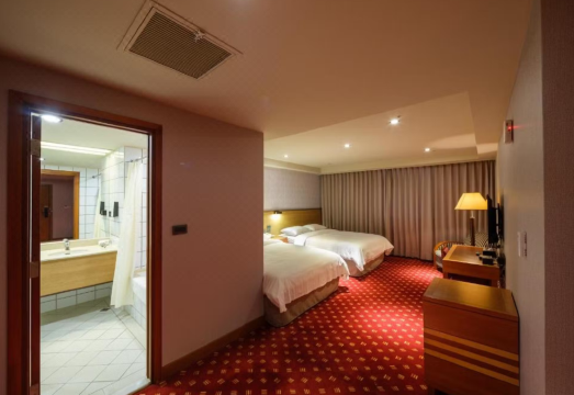 Rich & Free Hotel 객실