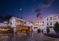 Shangri-La Xivei Munye • Resort Garden Homestay (Dukezong Ancient City) Hotels in 