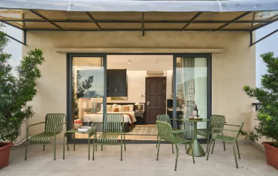 Secret Garden Hotel Bình Thạnh Các khách sạn gần Công Viên Nhạc Nước Van Phuc City