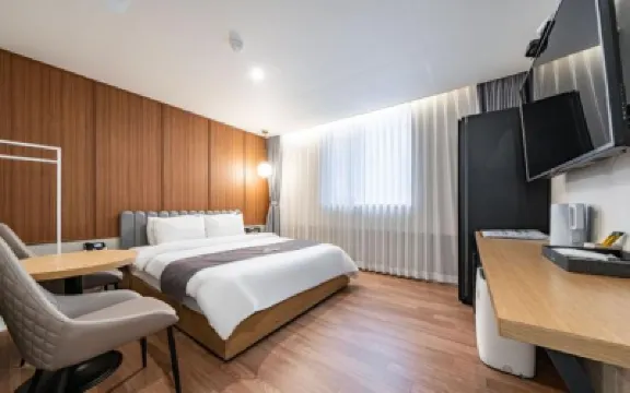 SEVEN BRICKS HOTEL 5·18 紀念公園附近的飯店