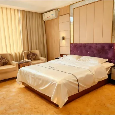 Feng Ying Business Hotel Отели рядом с достопримечательностью «Железнодорожная станция Чжанмутоу»