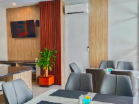 Front One Luxe Hotel Solo Hotels in Jebres
