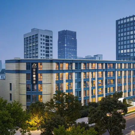 Hangzhou Huaxing Road Atour S Hotel (Huanglong Sports Centre)