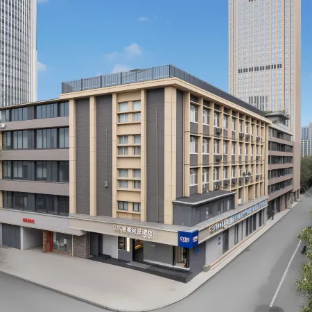CYBO Station SSAW Hotel, Chunxi Road, Tianfu Square, Chengdu Отели рядом с достопримечательностью «Площадь Тиянфу»