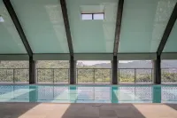 Paxtonz Urban Luxe Walk to Mall Free WiFi and Pool - piscine