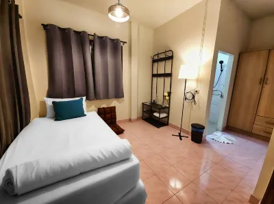 Friends Retreat - Phuket Airport فنادق في 