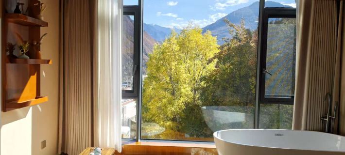 Mid-Mountain Cloud Leisure · Life Mountain View Resort Inn (Heishui County Branch) Hotels in Heishui
