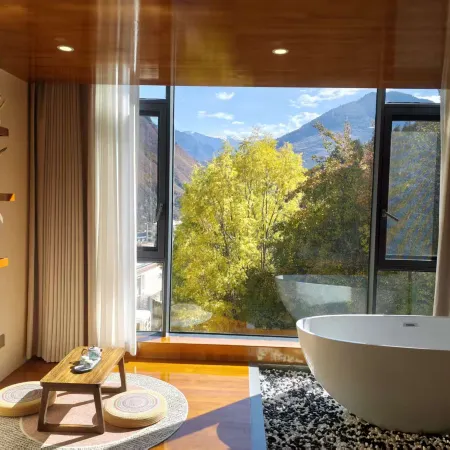 Mid-Mountain Cloud Leisure · Life Mountain View Resort Inn (Heishui County Branch)
