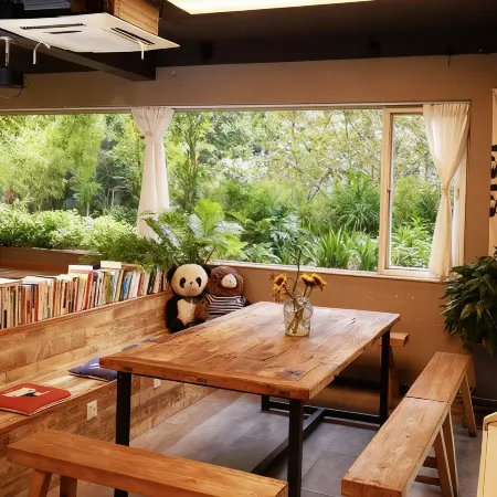 Panda Courtyard Youth Hostel (Kuanzhai Alley Branch)
