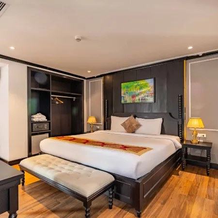 Aaron Hotel Отели рядом с достопримечательностью «Ват Чан»
