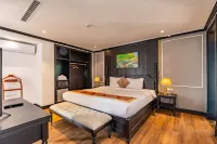 Aaron Hotel