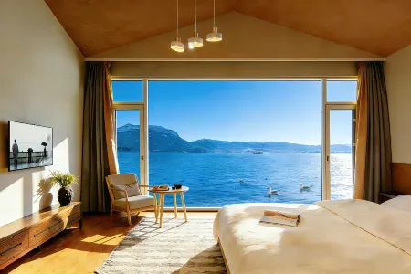 mosuo Villa | LuguLake mosuo· Lake View Resort (LuguLake Daluo Village Branch)