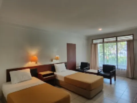 Toledo Inn Hoteles en Simanindo