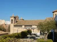 Sant Jaume Design Hotel Hotels near La Rambla