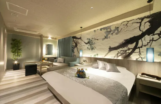 Tiger & Dragon 僅限成人