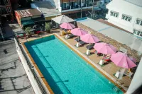 Banbua Grand Udon - Pools