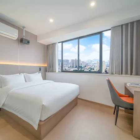 Cloud Hotel