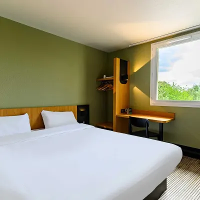 B&B Hotel Marne-la-Vallée Bussy-Saint-Georges Hotels near Monastere Fo Guang Shan France