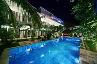 Easy Surf Camp Hotel di Legian