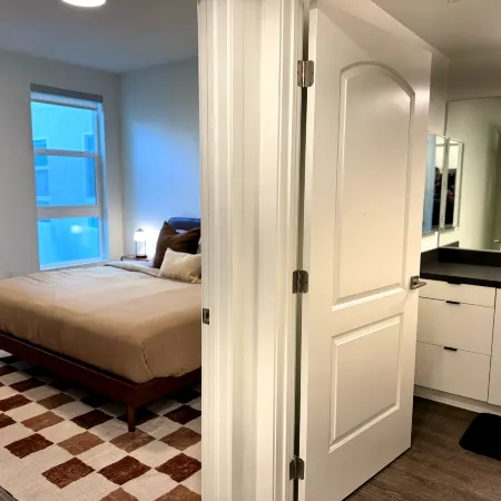 Bright Condo 10 Min from Disneyland W/ Pool & GYM
