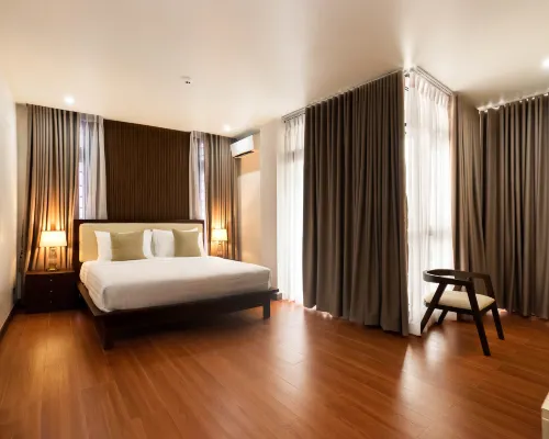 N&B Hotel 安巴卡德羅附近的飯店