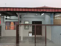 Kapar Family Homestay 3 Bedroom Near Setia Alam Hotels in Kapar