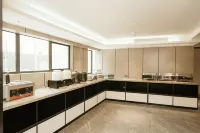Homeinn Plus Hotel (Danzhou Summer Square Bus Station)