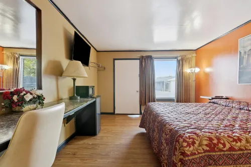 Curry’s Motel by OYO Saginaw MI - موقف سيارات