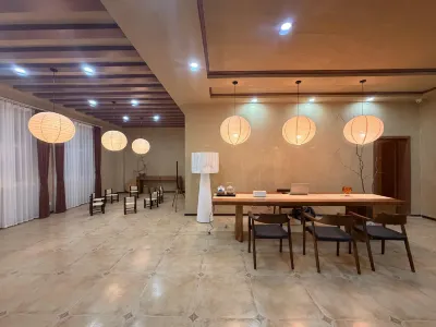 Camel Bell Echoes Chinese Inn Hotel di 